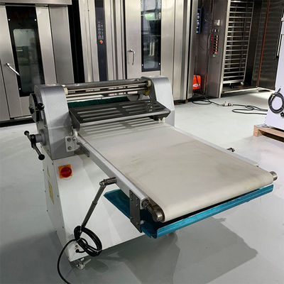 CE Commercial Baking Equipment Electric Dough Roller Machine With Conveyor Belt