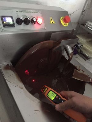 Automatic Enrober Chocolate Machine Small Chocolate Enrobing Line Machine Tempering Machine