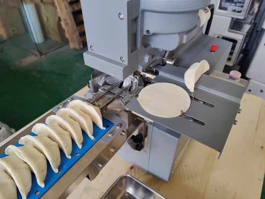 Automatic Dumpling Gyoza Machine/Russia Ravioli/Pierogi/Pelmeni/Empanada Samosa Making Machine